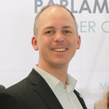 Micha Greif (Moderator)